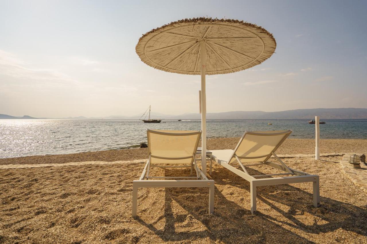 Four Seasons Hydra Luxury Suites Екстериор снимка