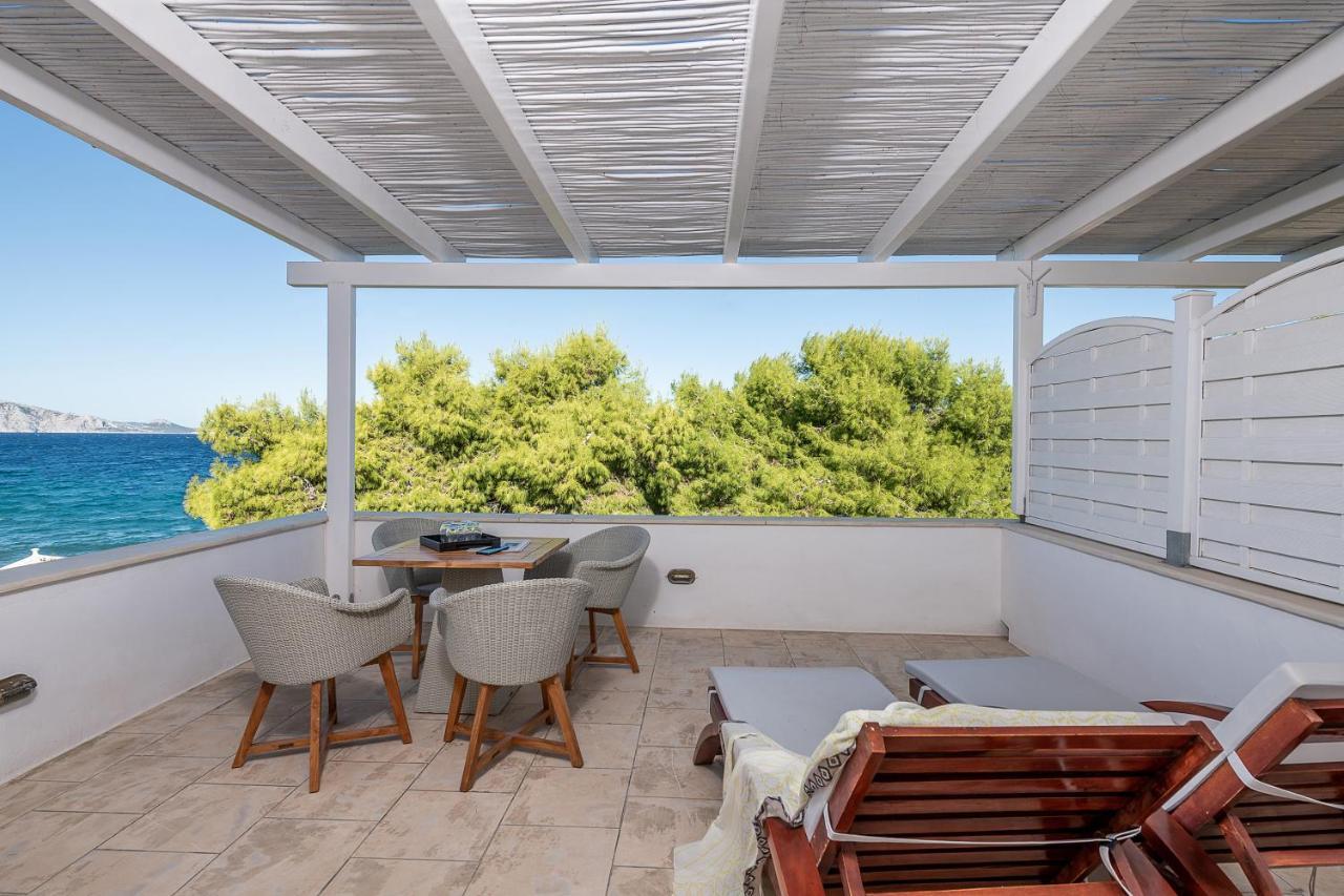 Four Seasons Hydra Luxury Suites Екстериор снимка