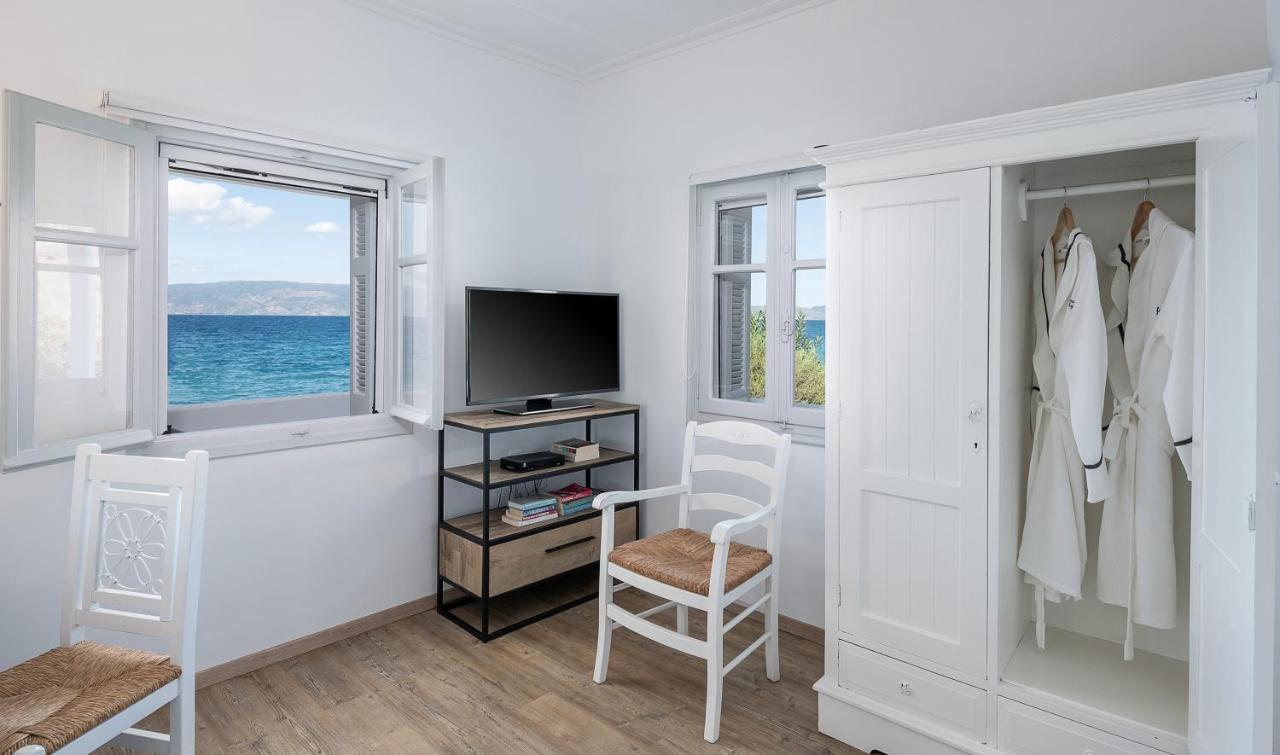 Four Seasons Hydra Luxury Suites Екстериор снимка