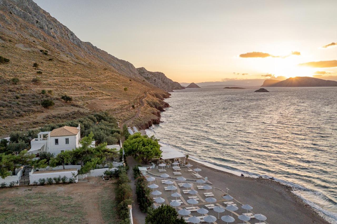 Four Seasons Hydra Luxury Suites Екстериор снимка