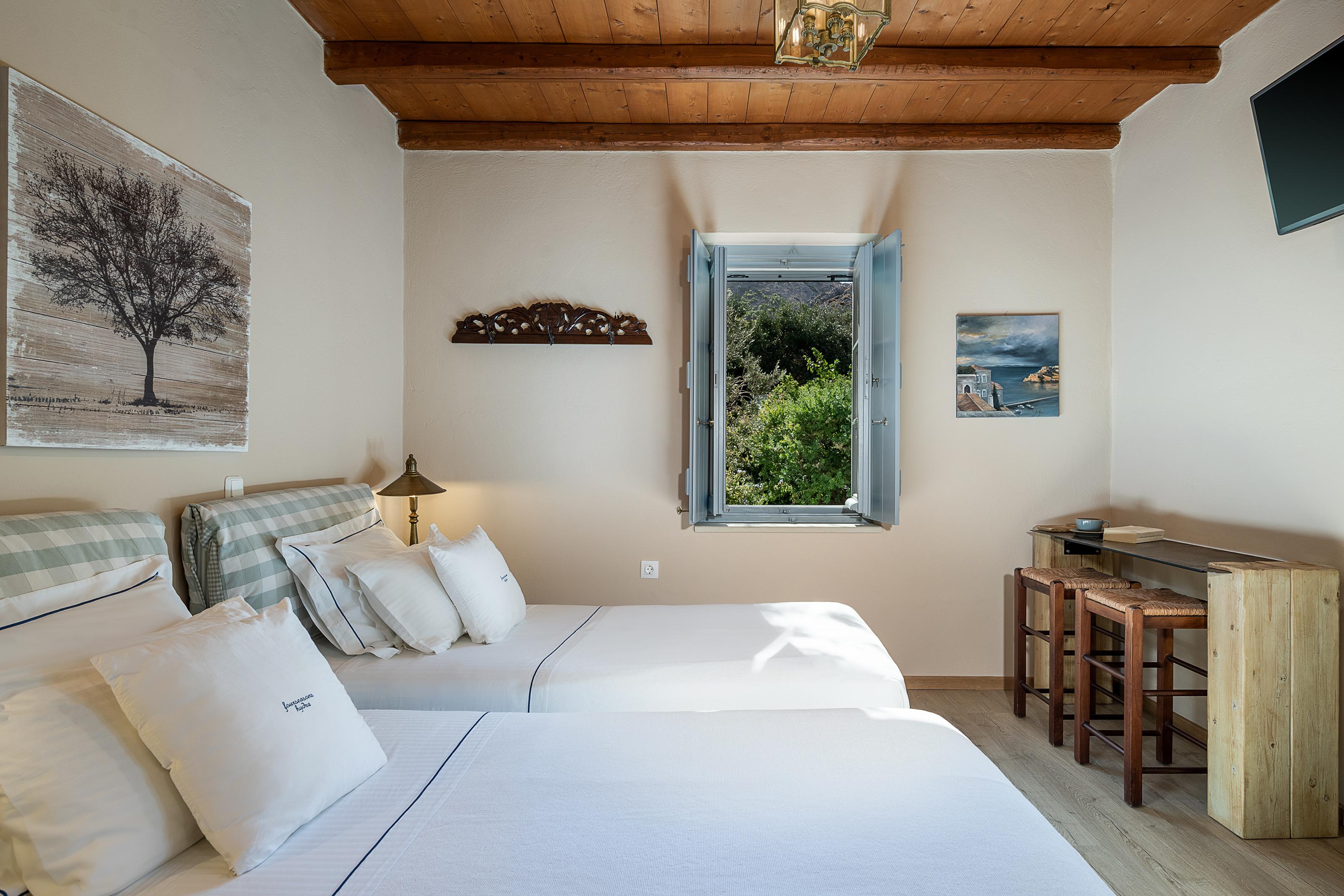 Four Seasons Hydra Luxury Suites Екстериор снимка