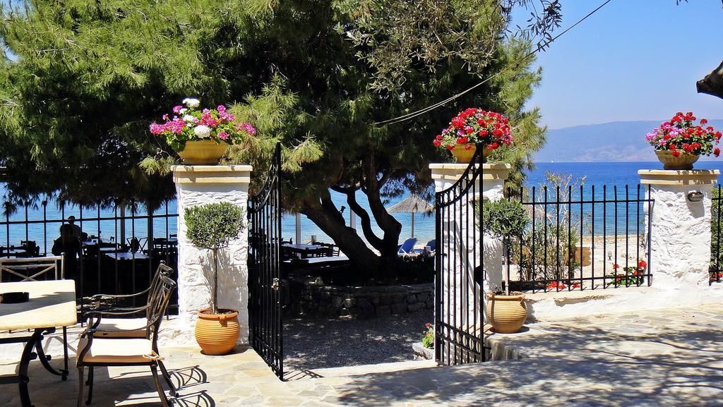 Four Seasons Hydra Luxury Suites Екстериор снимка