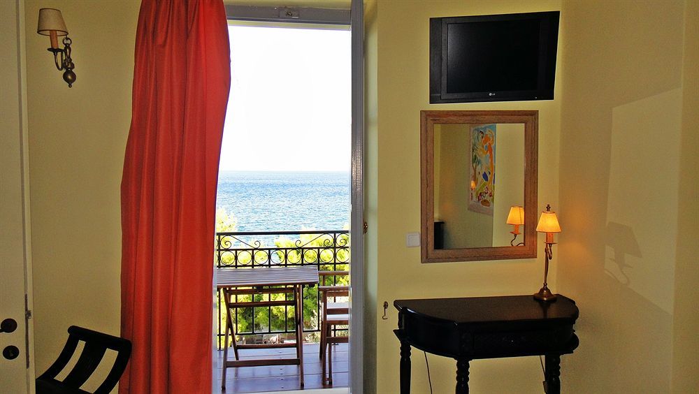 Four Seasons Hydra Luxury Suites Екстериор снимка